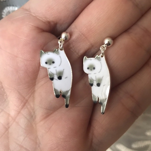 🐈🌱MEOW🌱🐈Hung Out to Dry Cat Earrings - Picture 5 of 5